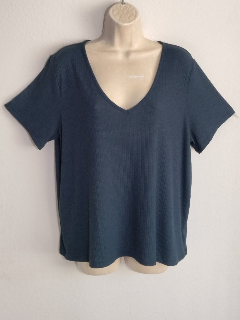 OLD NAVY Luxe T-shirt Tee Top 7004E2M - Picture 1 of 8